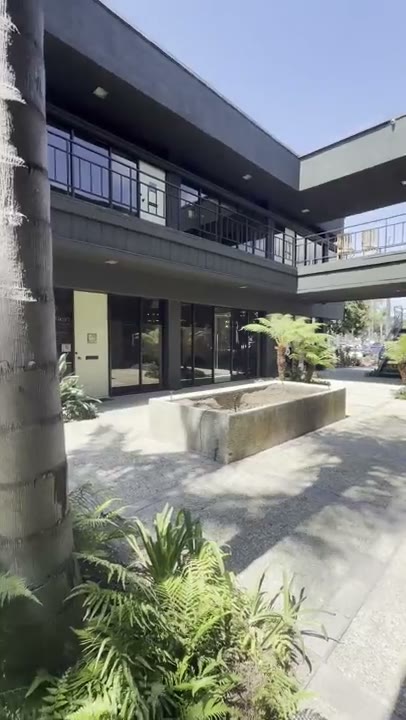 Walkthrough of the Coastal Polish & Beauty salon in Newport Beach